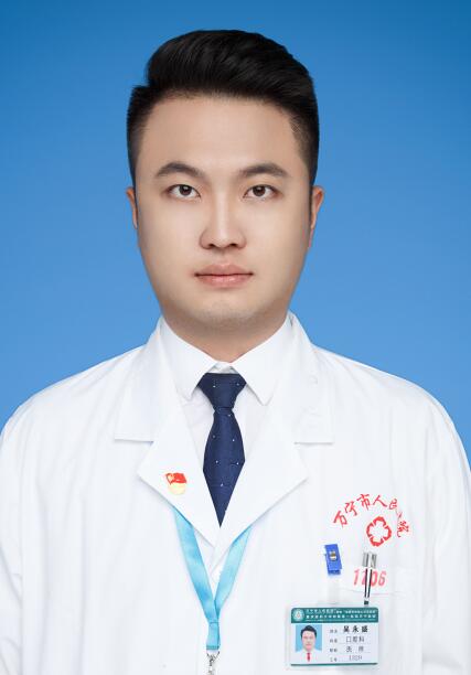 教授钟昌勇-中医科组长叶贵文-主治中医师许炳青-副